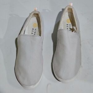 Vionic Gray Slip-On Shoes Size